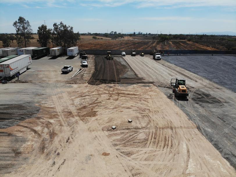 Terracerías para plataforma industrial, vista aérea