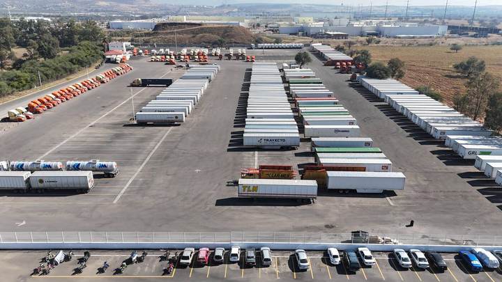 Patio de maniobras LARMEX en operación, vista aérea